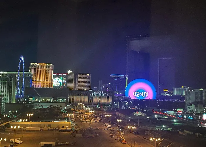 Signature Mgm Suite With Strip And Sphere View